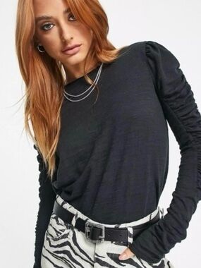 Free People We The Free Natasha Tee Womens Size Medium Black Ruched Sleeves NWOT